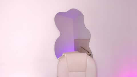 Snapshot of april_ebony18_ chatting on December 2024 11:04:01 AM April online show from December 2024 11:04:01 AM