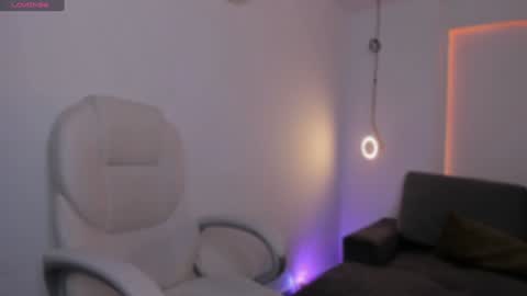 Snapshot of april_ebony18_ chatting on January 2025 10:48:02 AM April online show from January 2025 10:48:02 AM