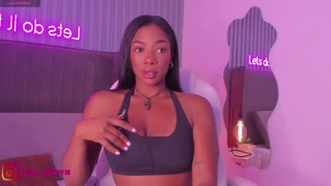Snapshot of april_ebony18_ chatting on January 2025 10:40:02 AM April online show from January 2025 10:40:02 AM