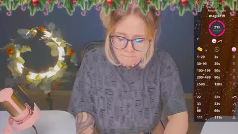 Snapshot of april_hentaigirl chatting on December 2024 07:21:01 PM my special content online show from December 2024 07:21:01 PM