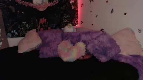 april_l6 online show from December 2025 11:14:02 PM