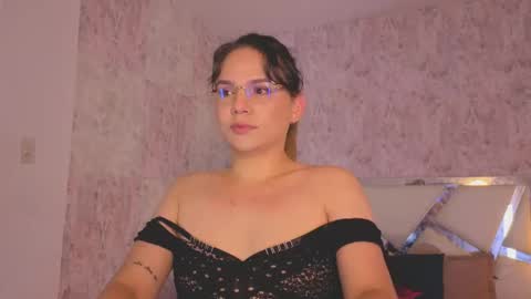 Isabella online show from May 2026 08:48:02 PM