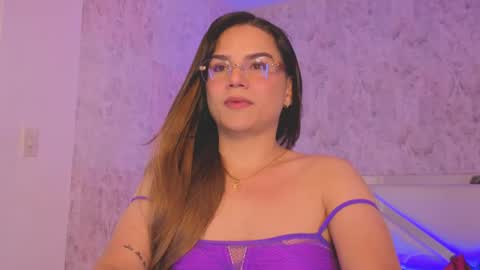 Isabella online show from May 2026 10:06:01 PM