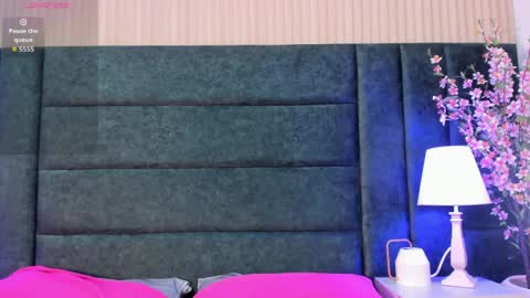 april_thompsonn online show from April 2026 01:41:01 PM