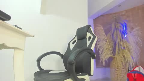 aprill_fox online show from December 2024 12:16:01 PM