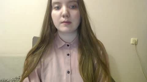 Josefin online show from February 2025 12:00:02 PM