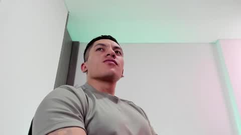 Snapshot of aquiles_51 chatting on May 2026 05:08:01 PM Jonathan online show from May 2026 05:08:01 PM