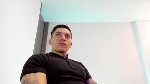 Snapshot of aquiles_51 chatting on May 2026 03:30:02 PM Jonathan online show from May 2026 03:30:02 PM
