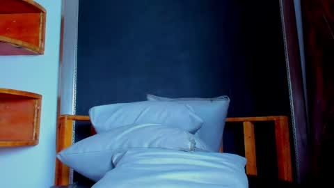 Snapshot of aquiles_elpapi chatting on March 2026 01:51:01 AM AquilesElpapi online show from March 2026 01:51:01 AM