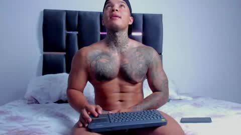 AquilesElpapi online show from June 2026 06:05:01 AM