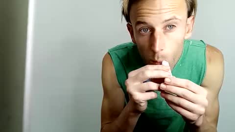 Aquilesmade online show from October 2025 01:29:01 AM