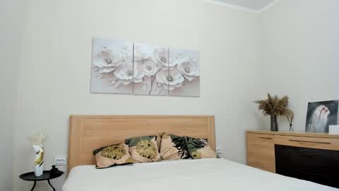 Lina online show from September 2025 09:03:01 AM