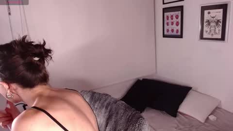 Arabella online show from December 2025 12:05:01 AM