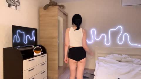 Emi online show from April 2026 04:51:01 PM