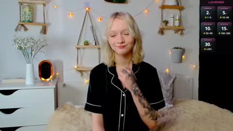 Jenny online show from November 2025 07:42:01 AM