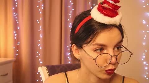 My name is Kelly online show from December 2024 08:53:02 PM