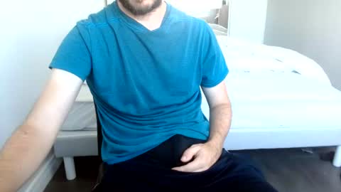 Snapshot of arekusan6 chatting on June 2026 05:43:02 PM Arek online show from June 2026 05:43:02 PM