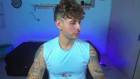 Snapshot of ares_blue chatting on May 2026 01:17:02 PM ares blue online show from May 2026 01:17:02 PM