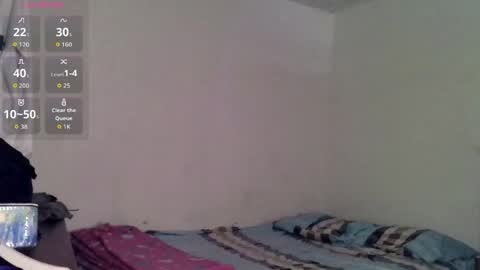 Snapshot of ari_20_ chatting on May 2026 05:17:02 PM Bella online show from May 2026 05:17:02 PM