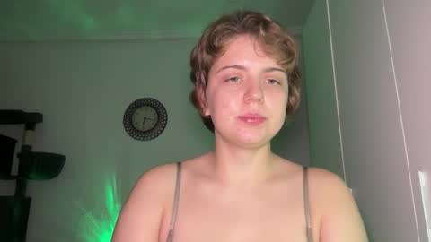 ari_crystal online show from March 2026 04:14:01 PM