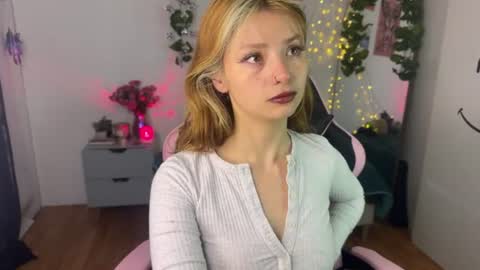 Snapshot of ari_kat666 chatting on July 2026 04:32:02 AM ari online show from July 2026 04:32:02 AM
