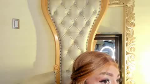 Ari  online show from December 2025 09:42:01 PM