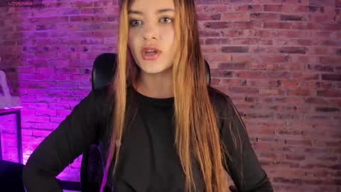 Ari online show from January 2025 11:37:02 AM