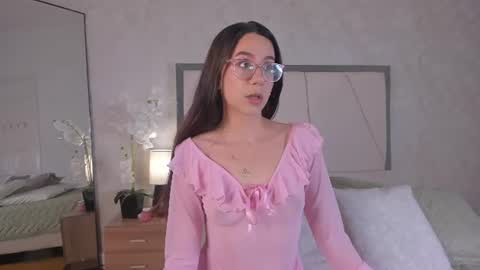 Ari Wilde online show from June 2026 12:33:02 PM