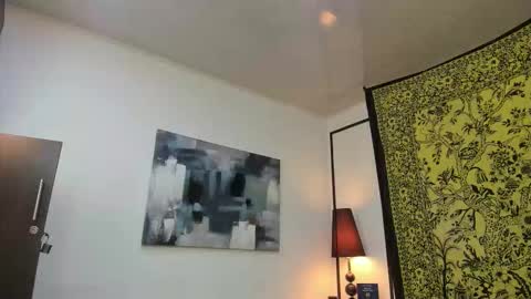 aria y orien  online show from October 2025 10:59:02 AM