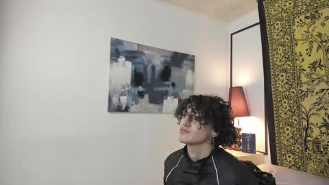 aria y orien  online show from November 2025 11:10:01 AM