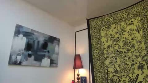 aria y orien  online show from November 2025 10:59:01 AM