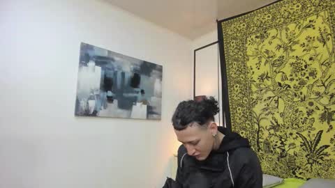 aria y orien  online show from December 2025 11:06:01 AM