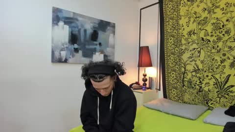 aria y orien  online show from January 2026 11:01:02 AM