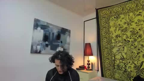 aria y orien  online show from January 2026 11:04:02 AM