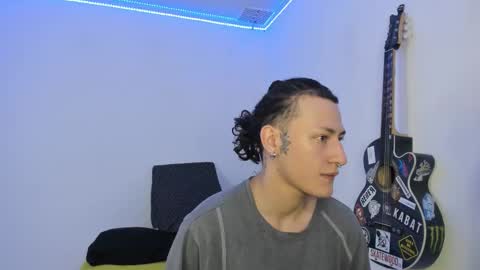 aria y orien  online show from January 2026 11:59:02 AM