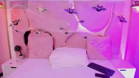 Snapshot of aria_joness_ chatting on October 2025 01:11:01 PM Aria Jones online show from October 2025 01:11:01 PM