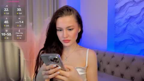aria_mila online show from November 2025 11:23:02 AM