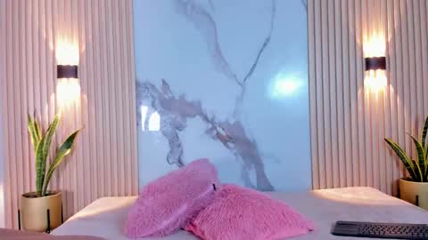 Snapshot of aria_millers_ chatting on February 2025 11:41:01 AM Aria Millers online show from February 2025 11:41:01 AM