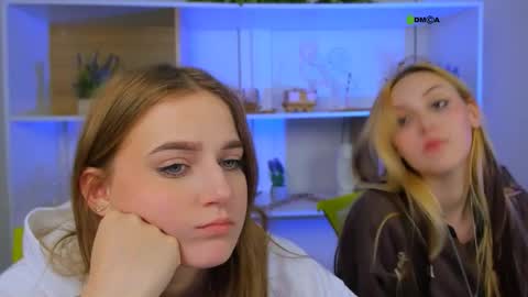 Luna online show from September 2025 07:13:01 PM