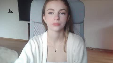 AriaCreazy online show from October 2025 08:39:01 AM