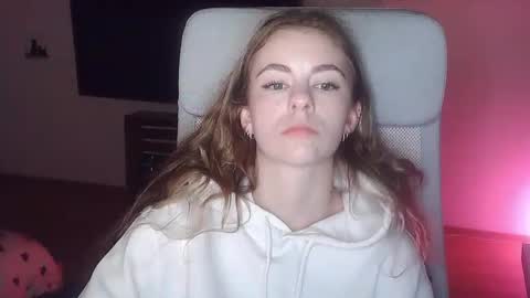 AriaCreazy online show from November 2025 09:31:01 PM