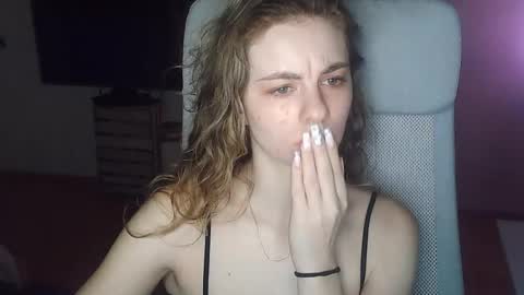 AriaCreazy online show from April 2026 08:39:01 PM