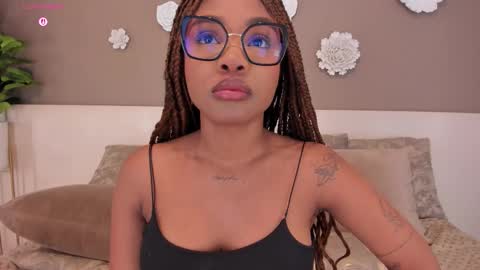 Aria Foster online show from December 2025 04:11:02 AM