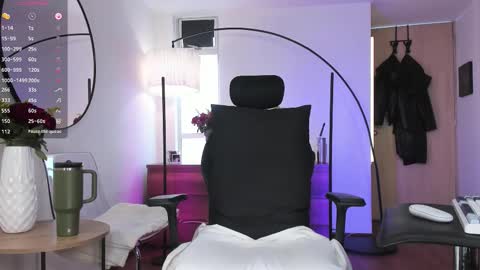 Snapshot of ariana_fitl chatting on February 2026 02:42:02 PM DaniAri - dimension X at night NY time online show from February 2026 02:42:02 PM