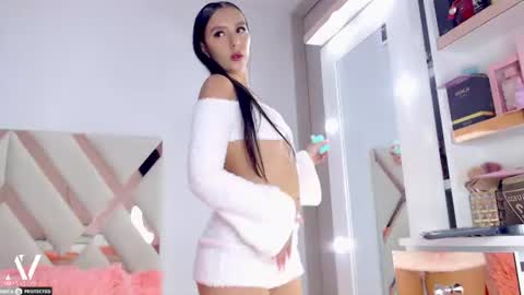 Snapshot of ariana_vidal chatting on June 2026 11:13:02 PM Ari online show from June 2026 11:13:02 PM
