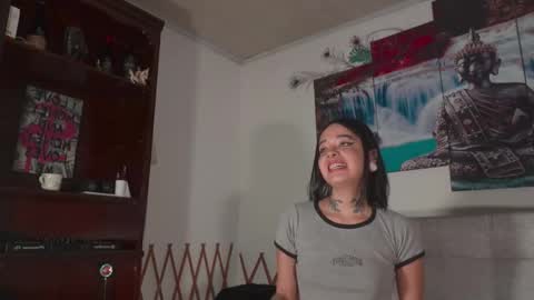 ariana_whitee online show from February 2026 02:15:02 AM