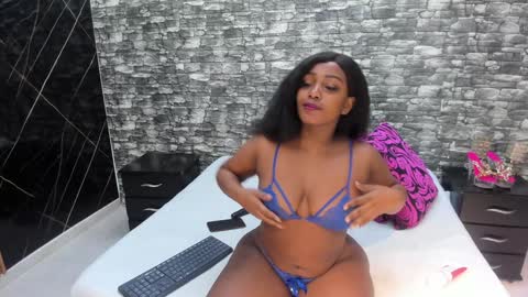 Snapshot of arianaablack chatting on January 2025 12:11:02 PM Ariana online show from January 2025 12:11:02 PM