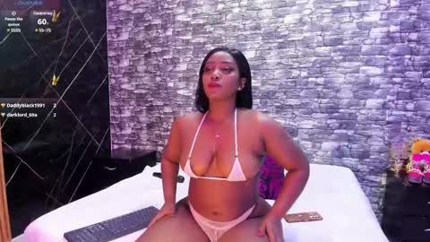 Snapshot of arianaablack chatting on February 2025 03:49:02 PM Ariana online show from February 2025 03:49:02 PM