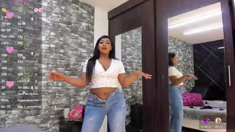 Snapshot of arianaablack chatting on October 2025 12:17:02 PM Ariana online show from October 2025 12:17:02 PM