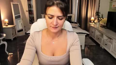 Ana online show from October 2025 01:41:02 PM